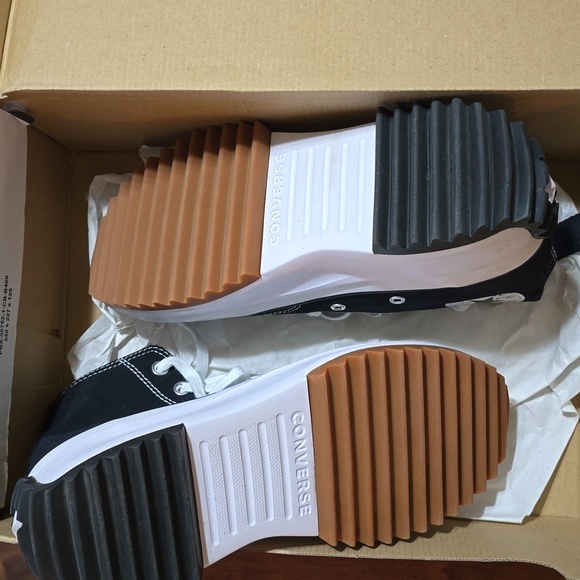 Converse - Picture 5 of 7